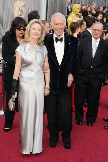 Christopher Plummer sánh bước cùng vợ Elaine Taylor đến dự lễ trao giải Oscar